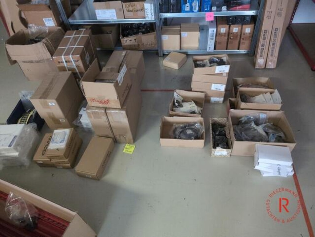 Canapea și cutii personale